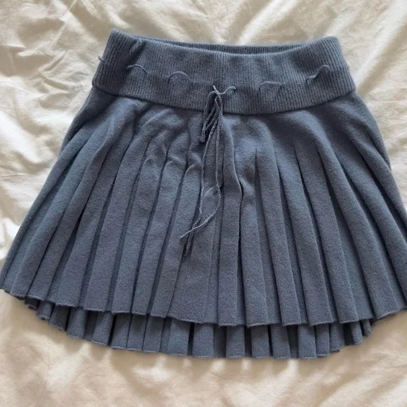 Guizio set long sleeve crop top and baby Blue Pleated mini Skirt knit - Picture 5 of 14